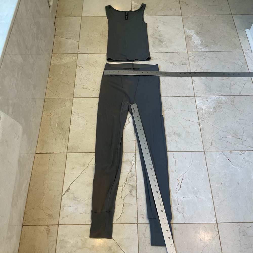 Skims Cotton Ribbed Top and Leggings, Gray, Fading of the leggings, Sz S - Picture 14 of 16